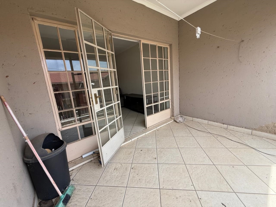 2 Bedroom Property for Sale in Waterval East North West
